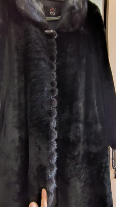 Продам шубу женскую
