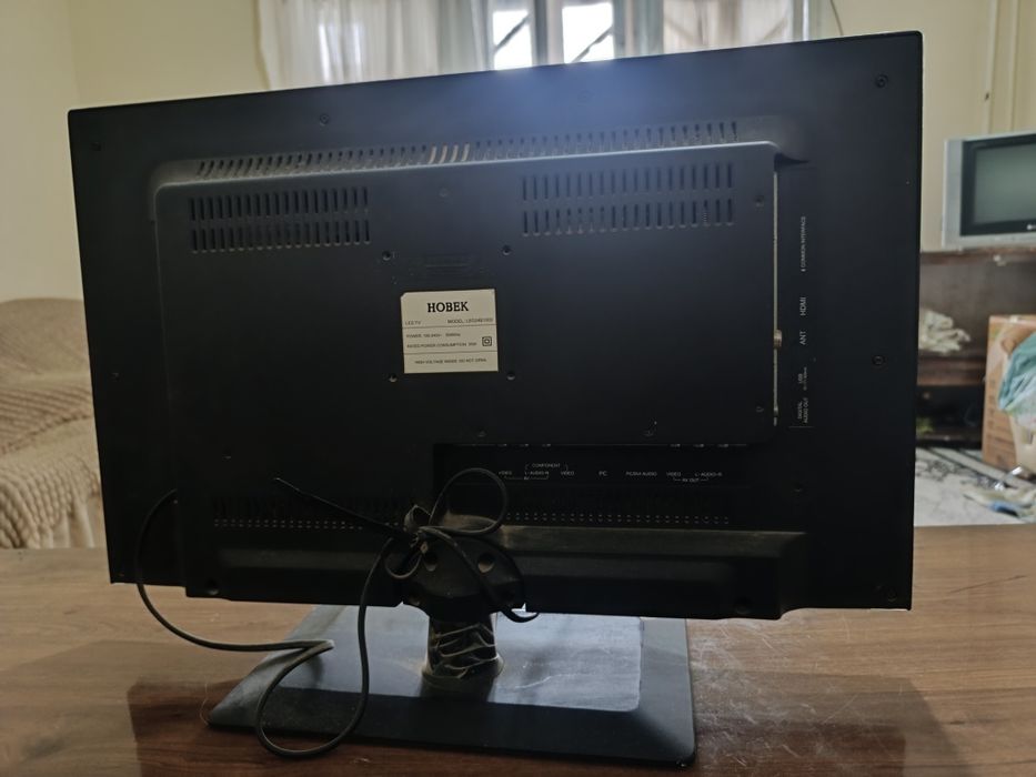 Televizor sotiladi