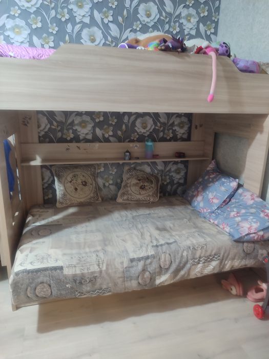 Продам 2 ярусную диван кровать