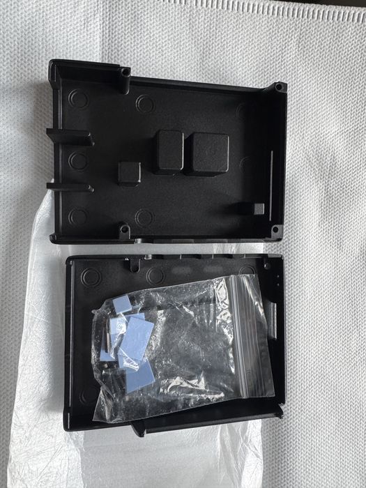 Raspberry Pi4 4 GB с зарядно, пасивна кутия и кабел с ON/OFF бутон