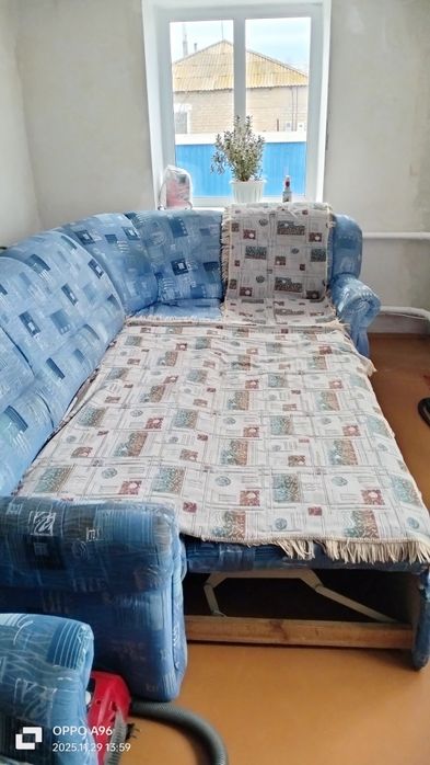 Продам диван с креслом