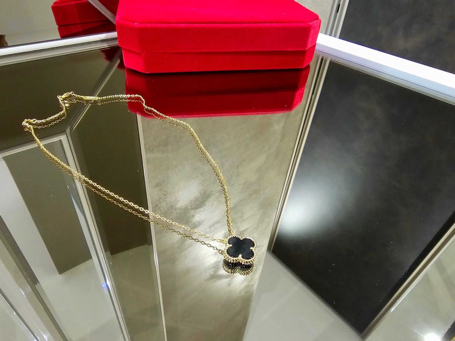 Van Cleef & Arpels VCA Gold Black Alhambra 1 Motif Clover Дамско Колие