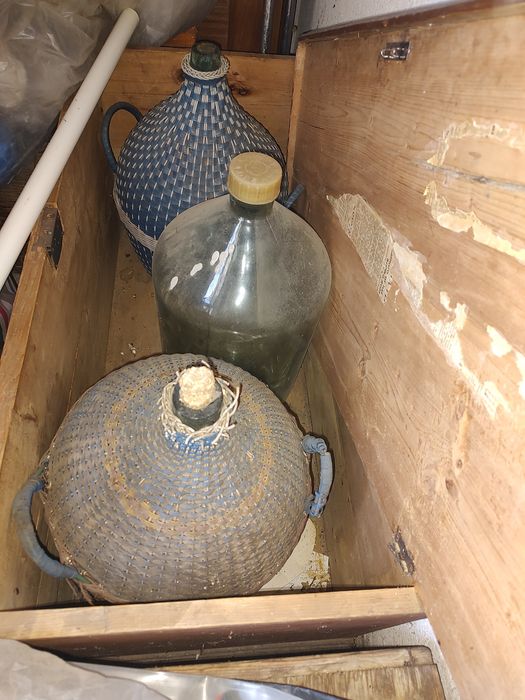 Стъклени съдове .