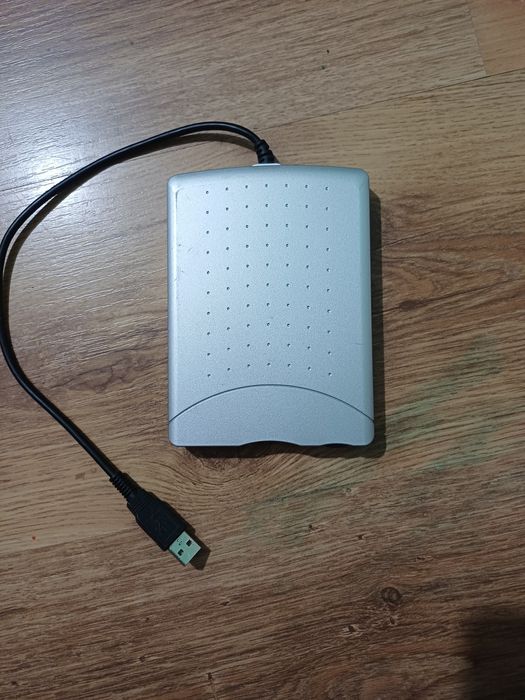 Unitate FLOPPY extern port  USB, perfect functionala