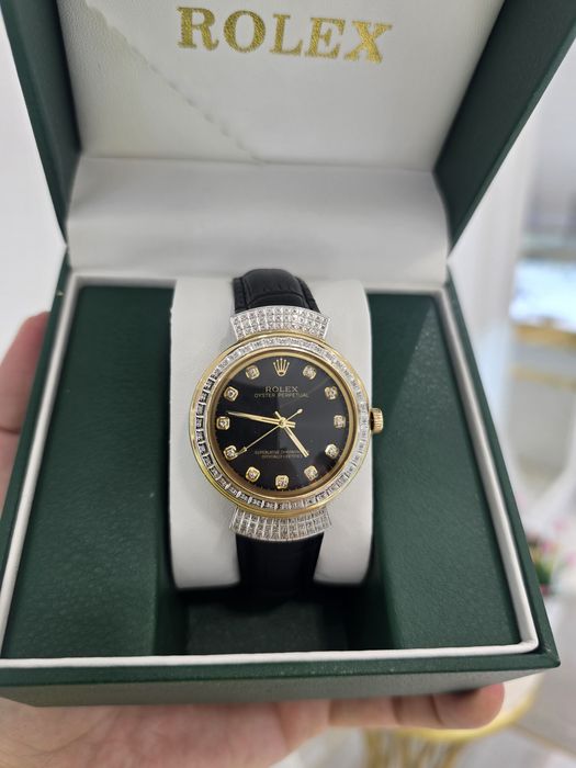 Новинка от Ролекс 585 пробы
Женская модель, (Чибурашка)
Камни всё в ро