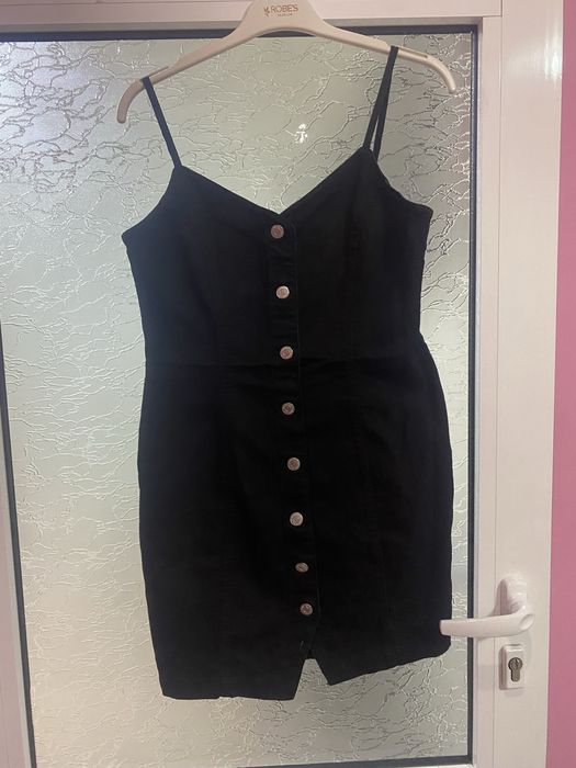 Различни рокли в размер С М