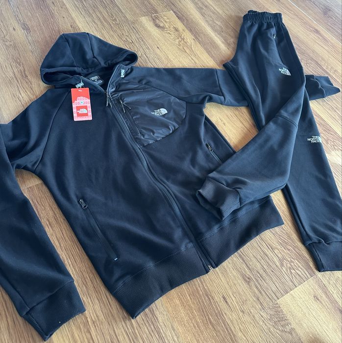 Мъжки,памучен,черен екип The North Face с ципове на джобовете