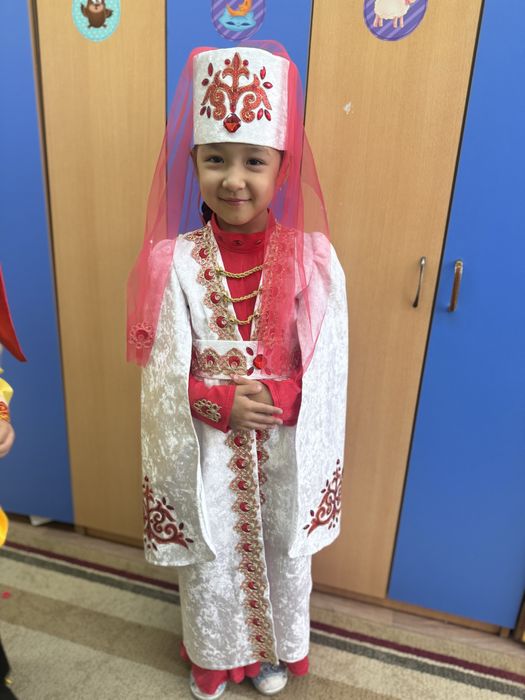 Блестящее розовое платье!