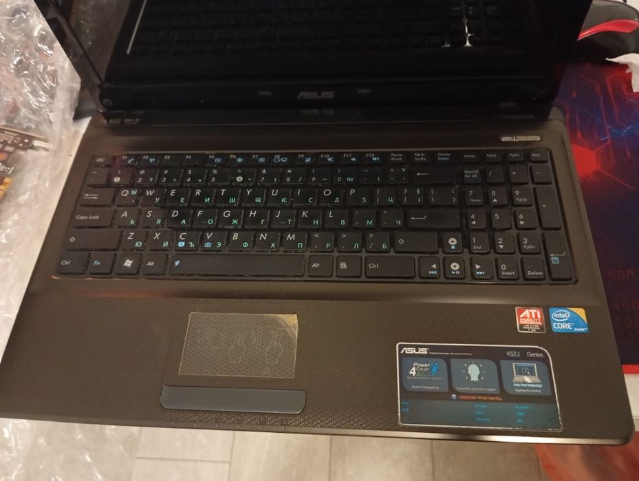 Лаптоп Asus K52J оригинално зарядно,нова батерия(развалена видеокарта)