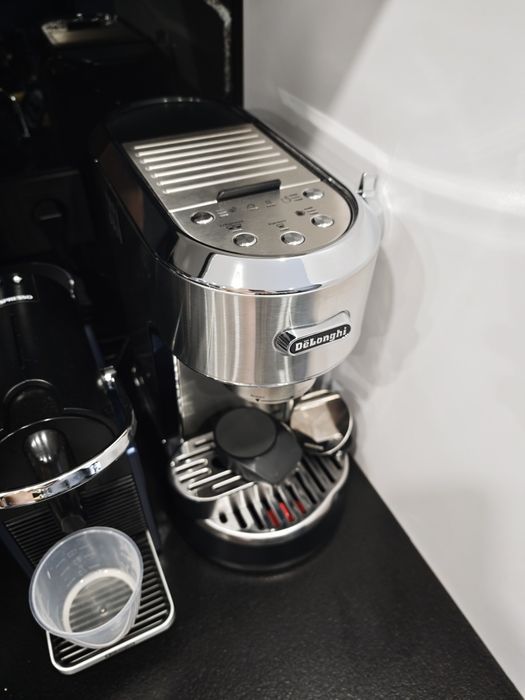 Кофеварка (кофемашина) Delonghi EC950M