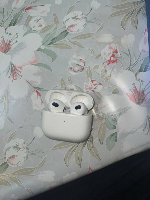 Оригинальные AirPods 3