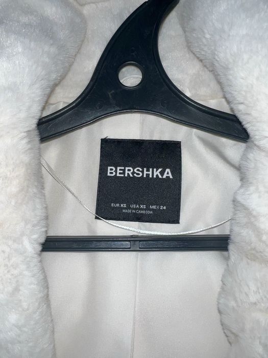 Шуба BERSHKA искуственная
