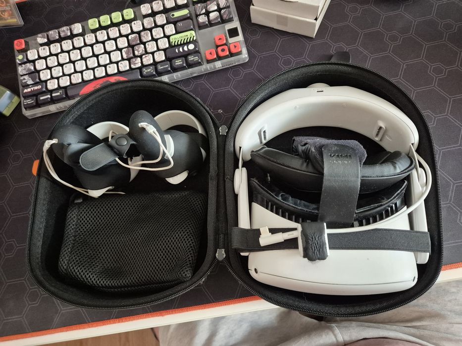 Ochelari VR Meta Quest 2 128gb + Headstrap cu baterie de 6000mAh + facemask + controller grips