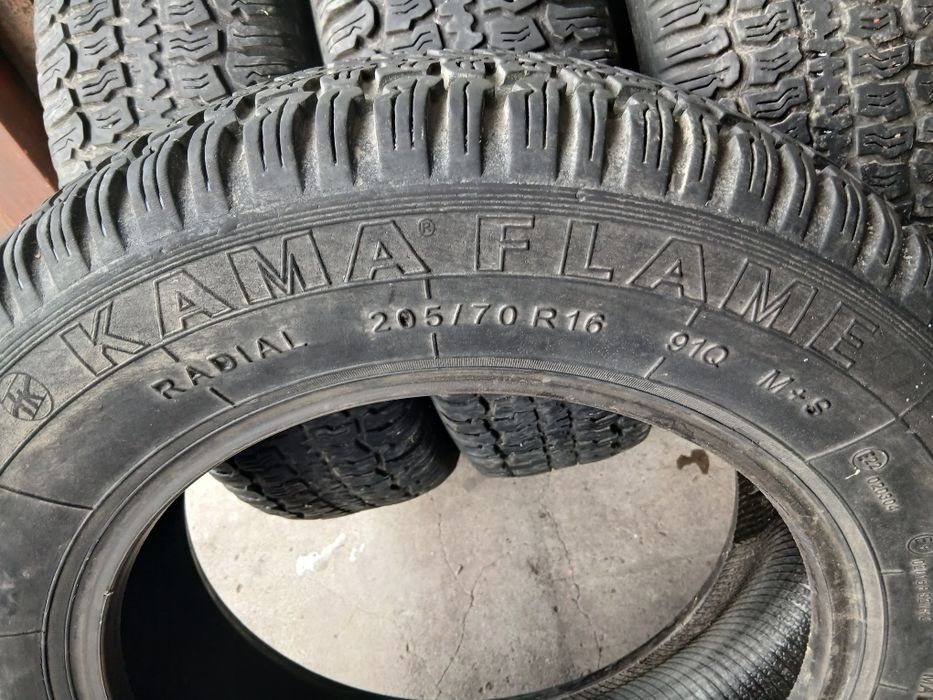 Продам шины на ниву