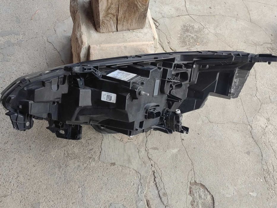 Фар Renault Clio 5 LED 19-23г. Десен / Фар Рено Клио 5 Оригинален