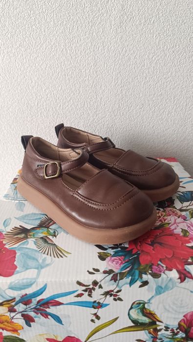 Продам осенние ботинки