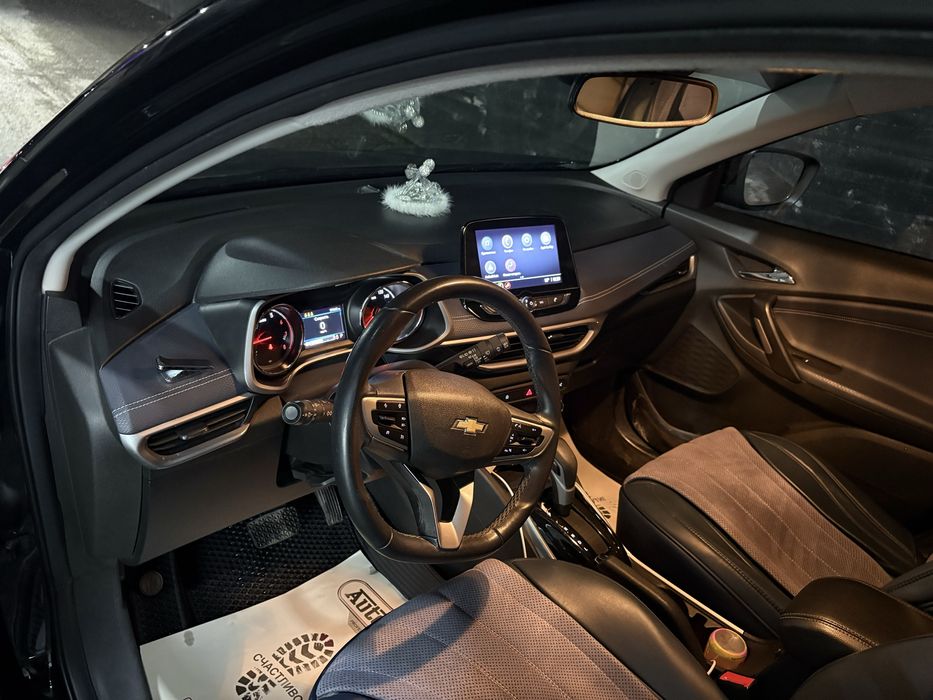 Tracker-2 Premier Qora 2022 yil. Probeg 62,0 km srochno 14 500$