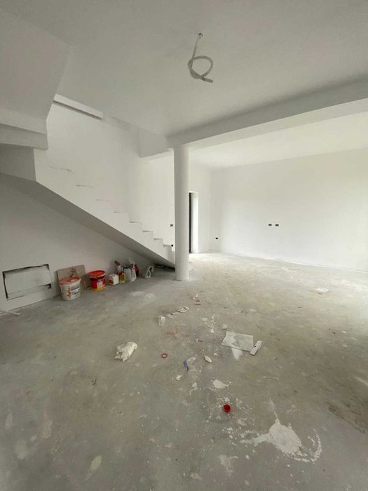 Casa de vanzare ipotesti