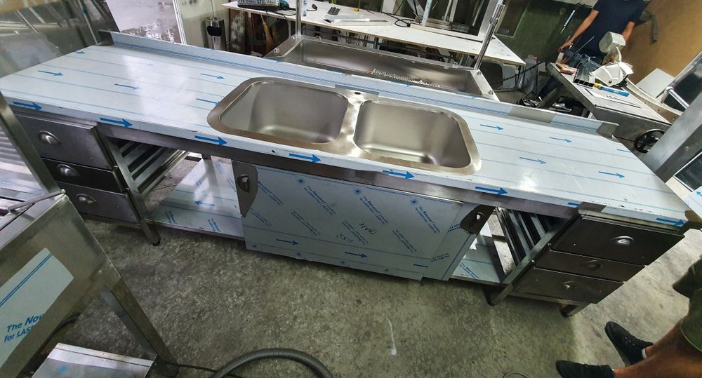 Dulap si masa din inox
