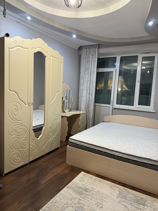 Спальный гарнитур бу / без матраса