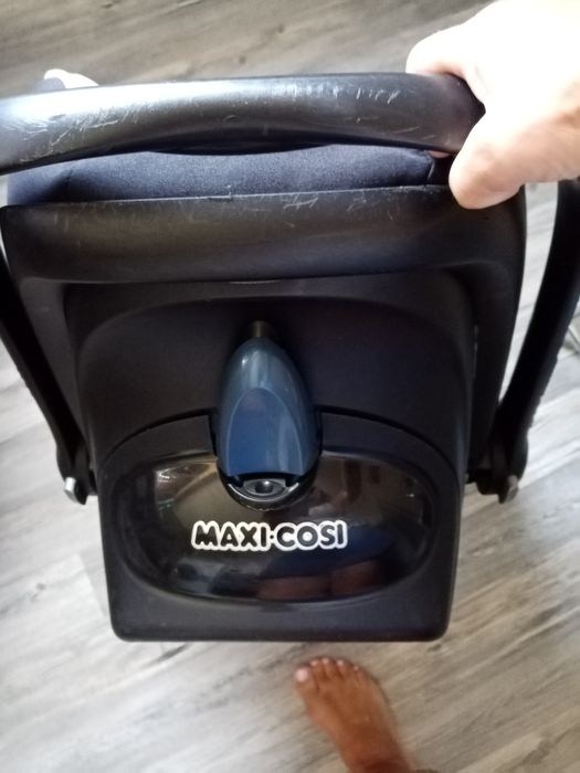 Продавам бебешко столче за кола