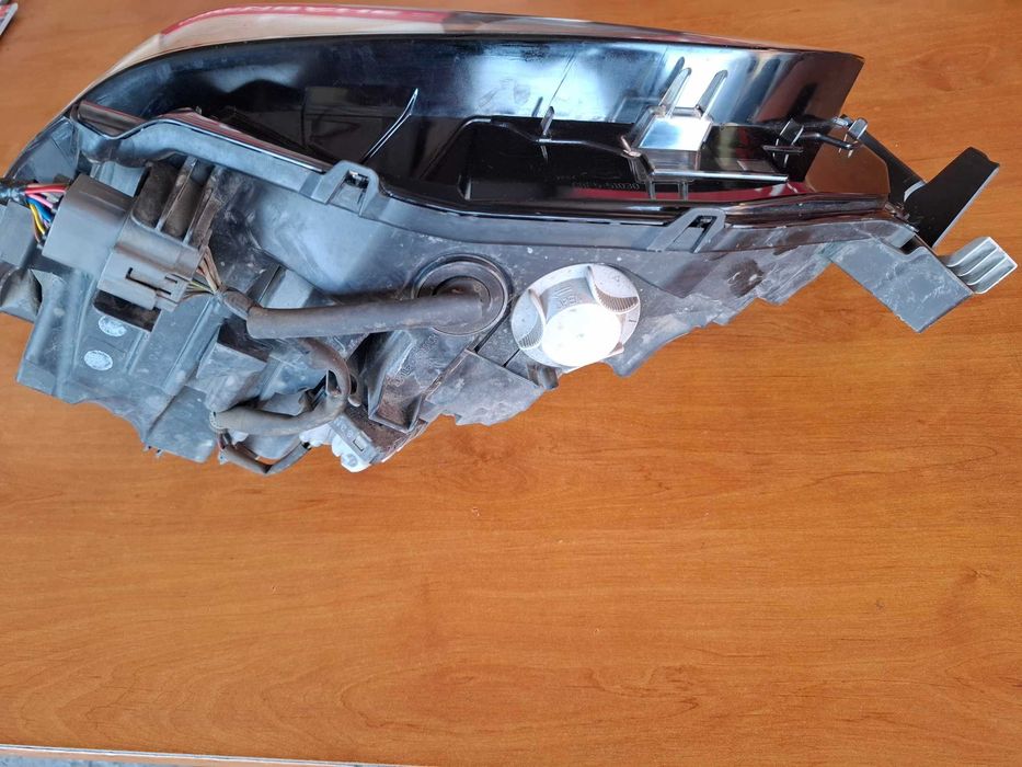 Десен фар за Мазда 6 - лед USA модел