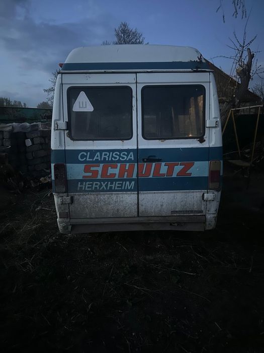 Мерседес 208  410 т1 сапог