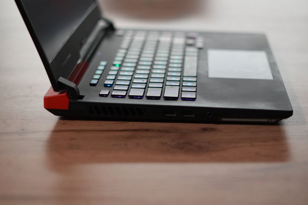 Asus rog rtx 3070, ryzen 9 5900hx, 32gb ram, 1.5tb ssd