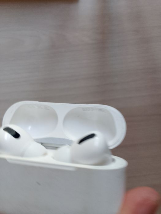 Продаю air pods pro