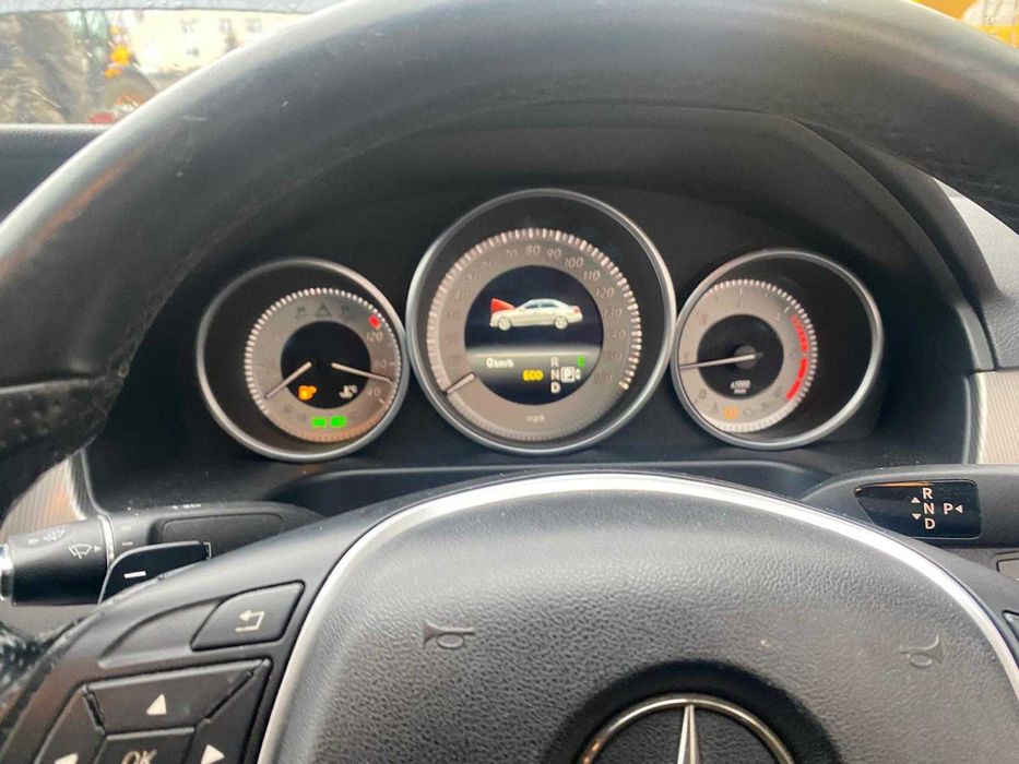 dezmembrez mercedes w212 FL/bara fata w212/far w212