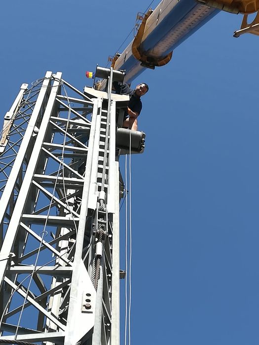 incarcare descarcare utilaje demontare mutare macara structuri camion