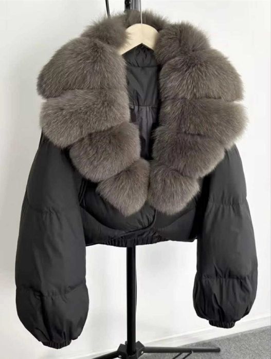 Geaca cu guler din blana naturala