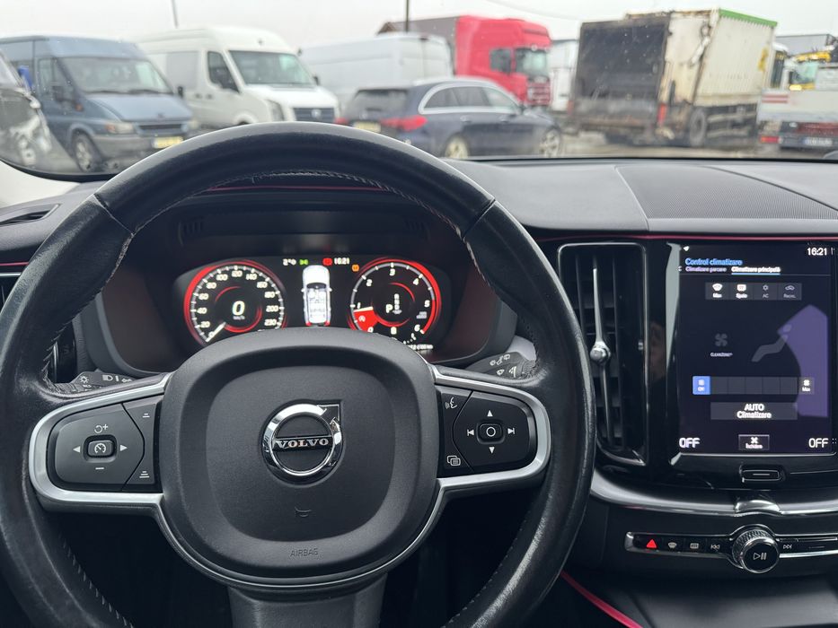 Volvo XC 60 lane assistant