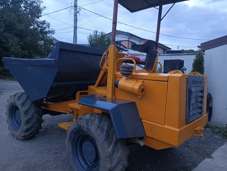 Buldoexcavator cu picon Dumper , Cilindru compactor