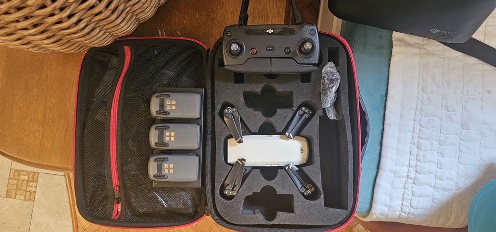 Продам дрон DJI spark