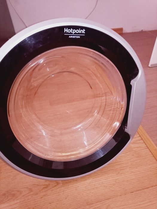Продавам спешно на части пералня ARISTON Hotpoint
