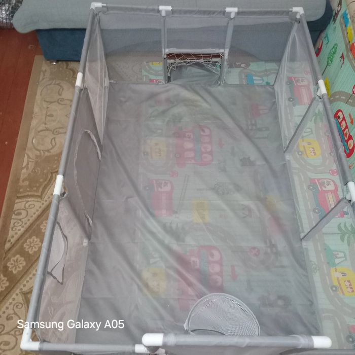 Манеж детский . Серый.