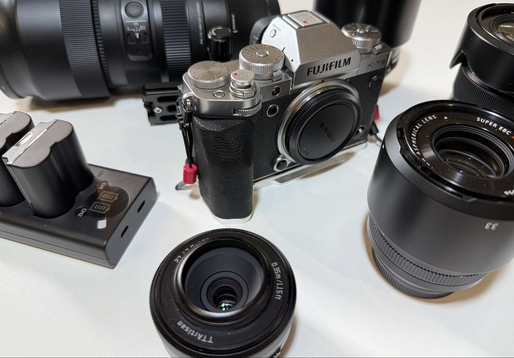 Продам X-T5 + 5 объективов