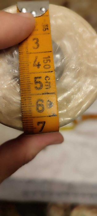 Обои 2 рулона по 13м (8.2м² каждый), ширина 63см