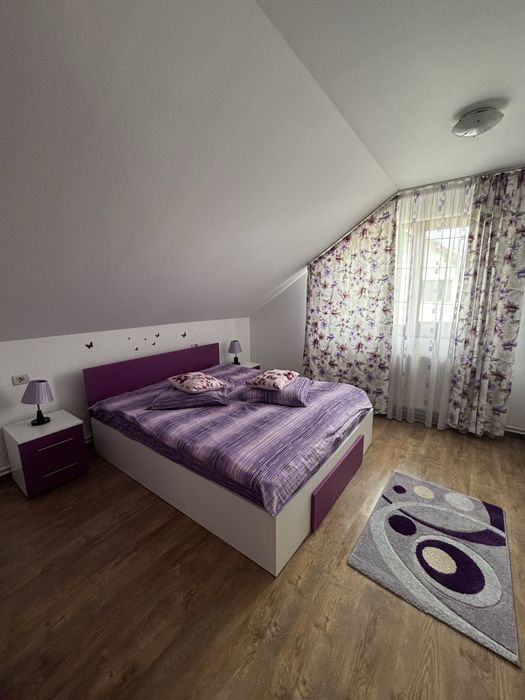 Camere frumoase de închiriat  !