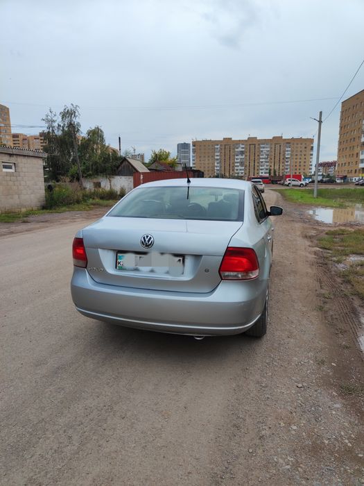 Продам машину Volkswagen Polo
