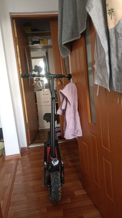 Продам электросамокат новый