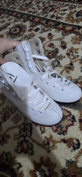 Продаются коньки 35 и 37 размер
