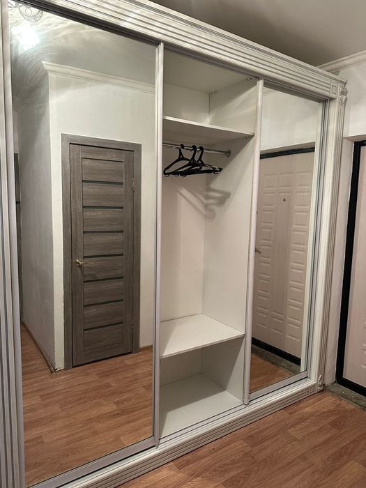 Шкаф для прихожий