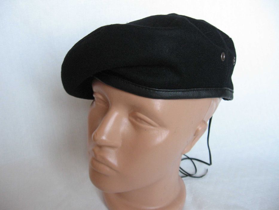 Sepci, berete, palarii. Producator.