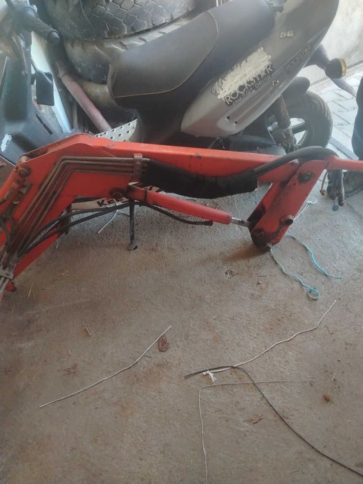 Челен товарач за малък трактор