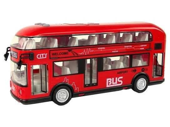 Двуетажен автобус със звук и светлина.