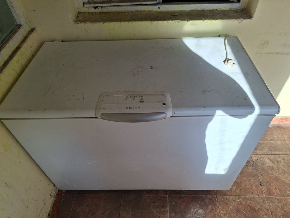 Ladă frigorifică Electrolux Intuition – Defectă (pentru piese sau depozitare)