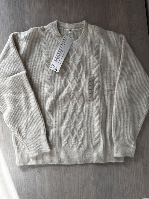 Новый вязаный свитер