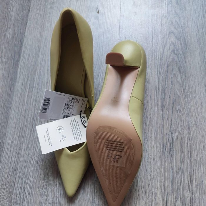 Дамски сандали и обувки Mango